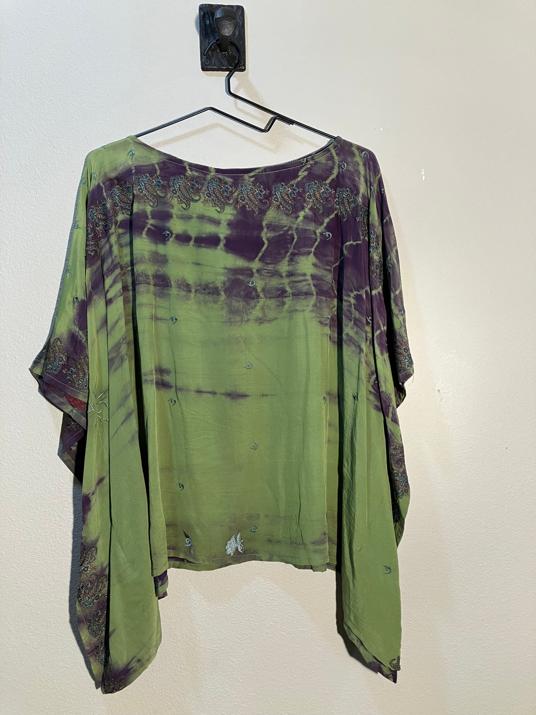 CB-128 Vintage Silk Scarf Blouse O/S for Mod Look