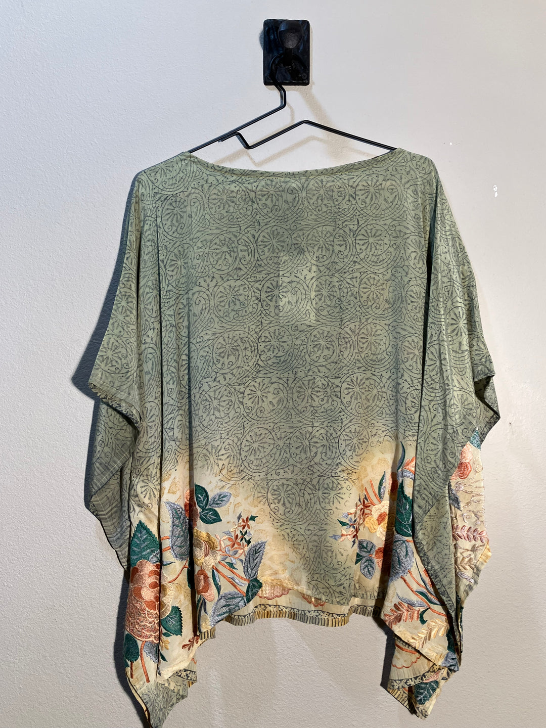 CB-131 Vintage Silk Blouse with Scarf Design O/S
